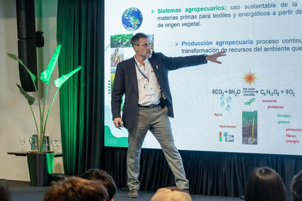 “No hay que hacer producir solo el cultivo, hay que hacer producir el agua”